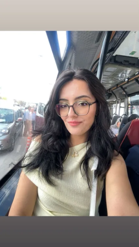 Burcu Kara fotoğrafı